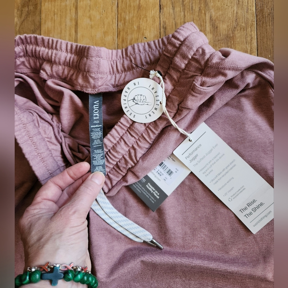 Vuori  Preformance Joggers in Heathered Java NWT - Picture 4 of 6